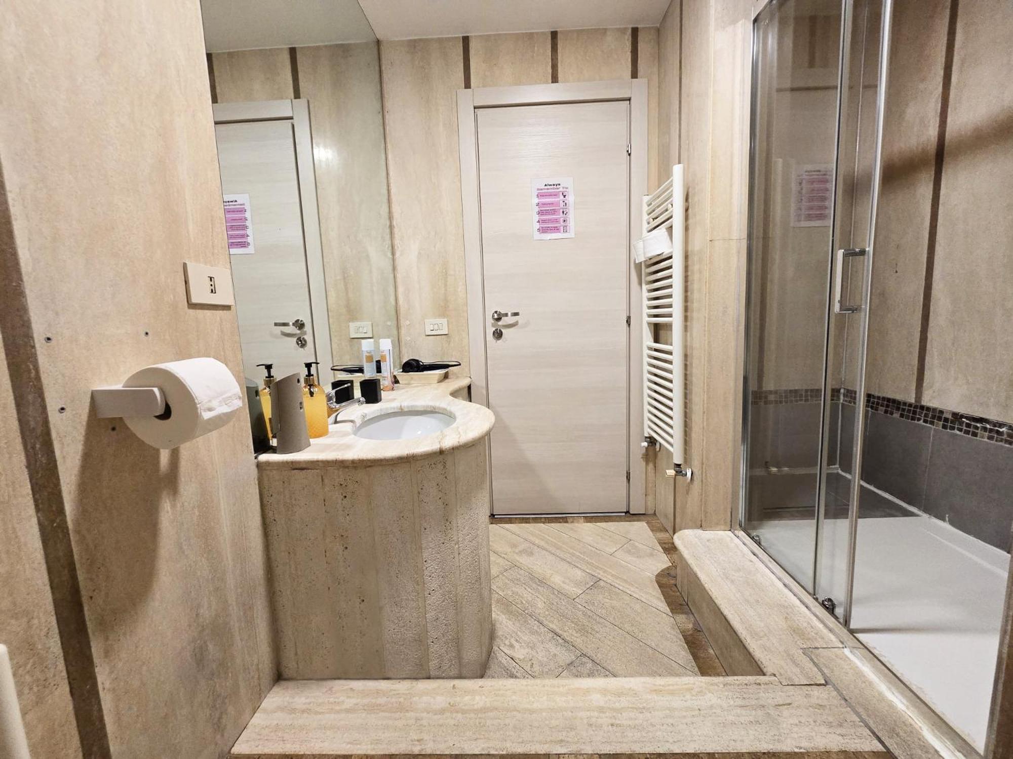 Myomax Guesthouse Рим Экстерьер фото